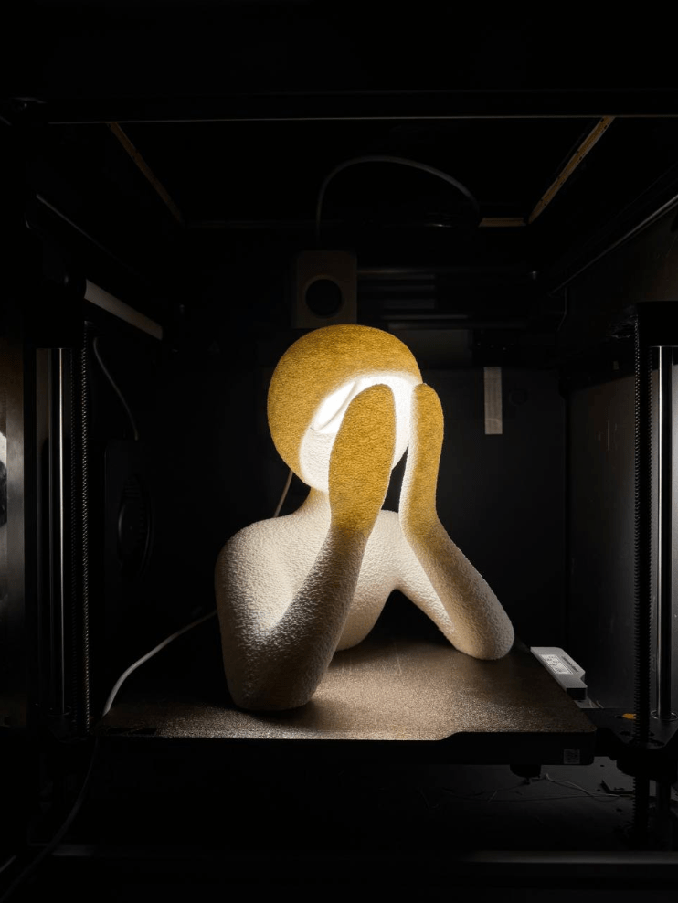 Abajur “Nobody Lamp” – Escultura de Luz Moderna - Criativalia