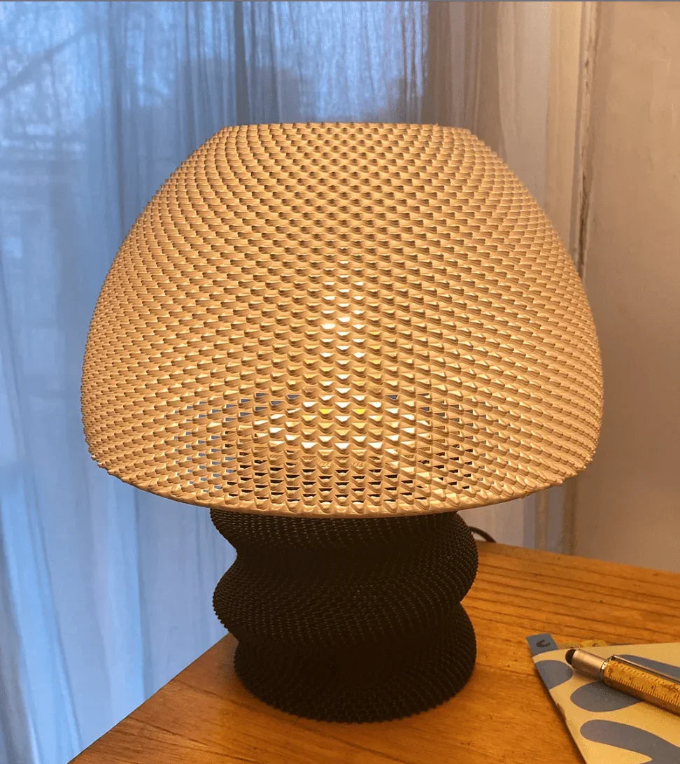 Luminária de Mesa Musho – Design Orgânico e Atmosfera Aconchegante - Criativalia