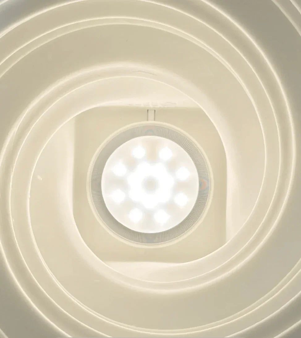 Luminária de Mesa Typhoon – Design Moderno e Sustentável - Criativalia