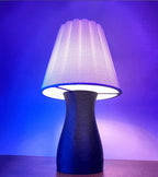 Luminária de Mesa Carmen – Design Moderno e Impacto Escultural - Criativalia