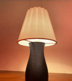 Luminária de Mesa Carmen – Design Moderno e Impacto Escultural - Criativalia