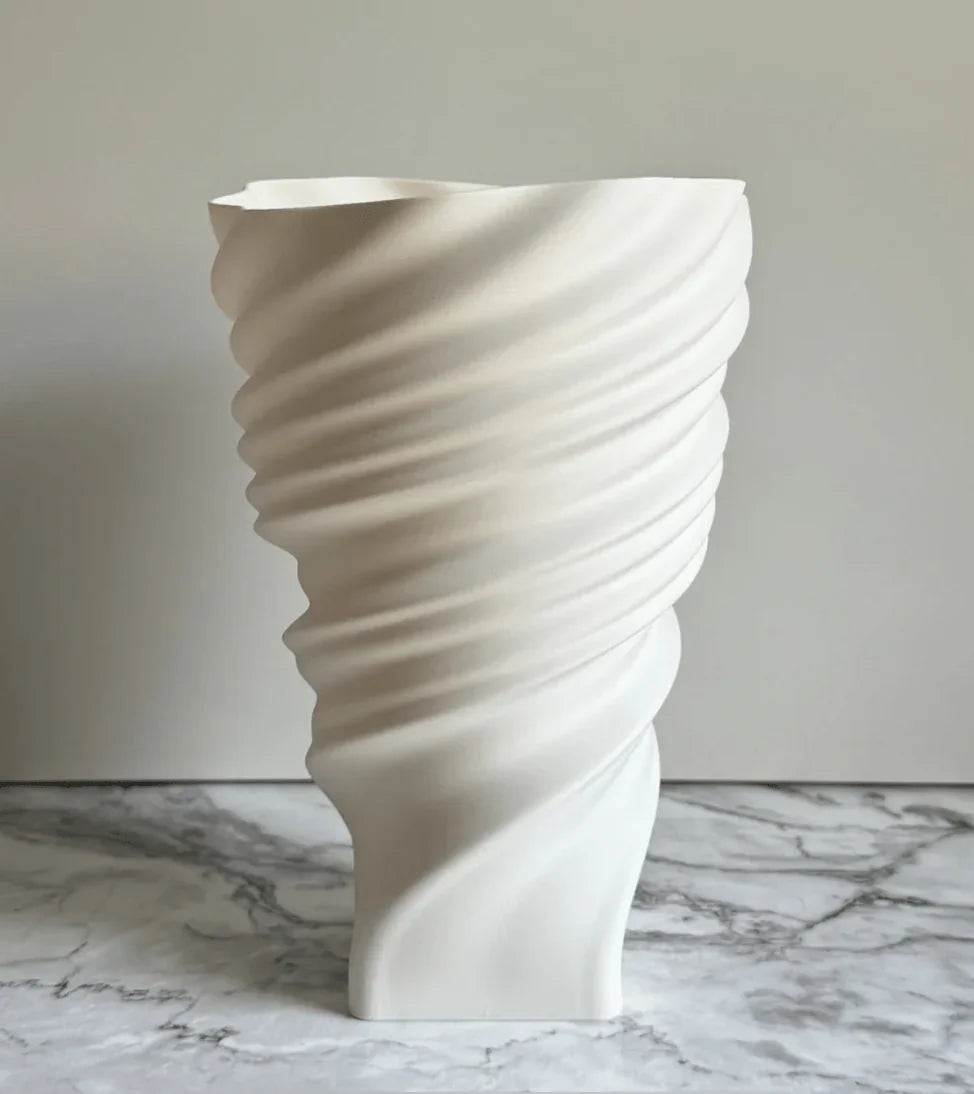 Luminária de Mesa Typhoon – Design Moderno e Sustentável - Criativalia