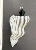 Prateleira Ondina I – Elegância Compacta com Design Orgânico - Criativalia